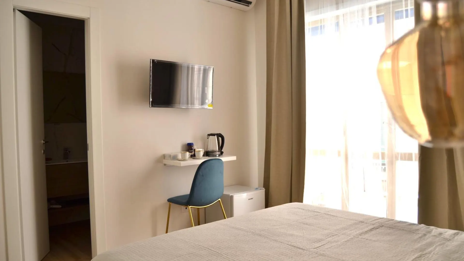 Crystal B&B Naples Italy